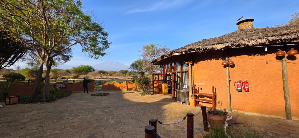 Exciting views of Amboseli National Park in your 6 days budget safari