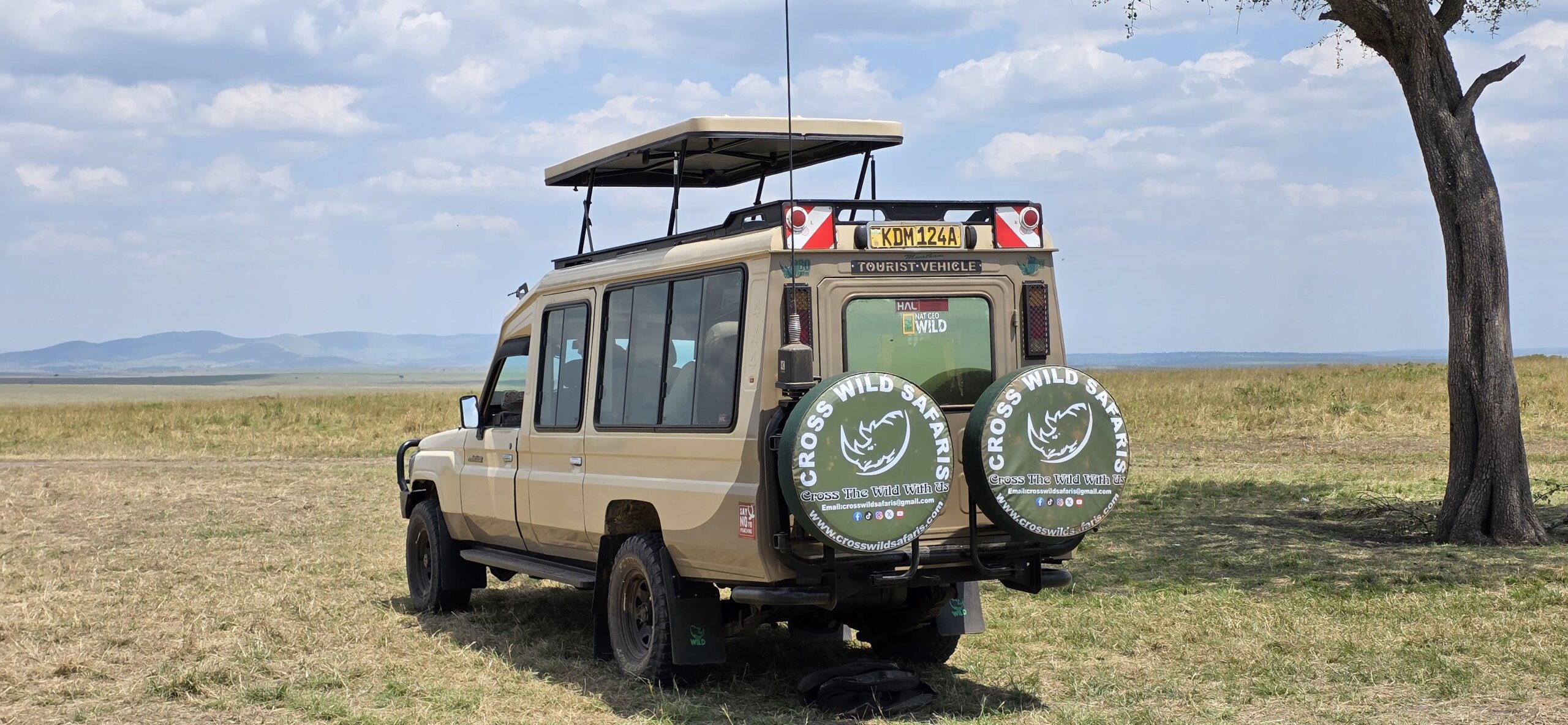 cross wild safaris in Naboisho conservancy in Kenya