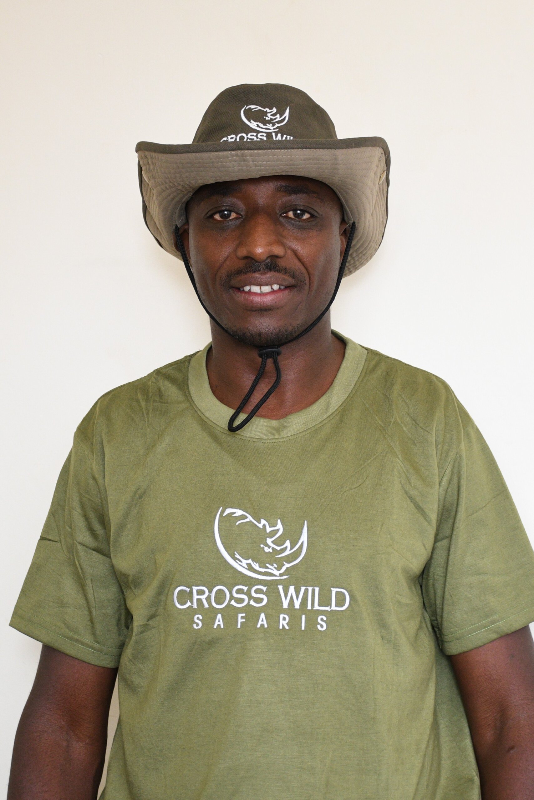 DAN CROSS WILD SAFARIS IN KENYA