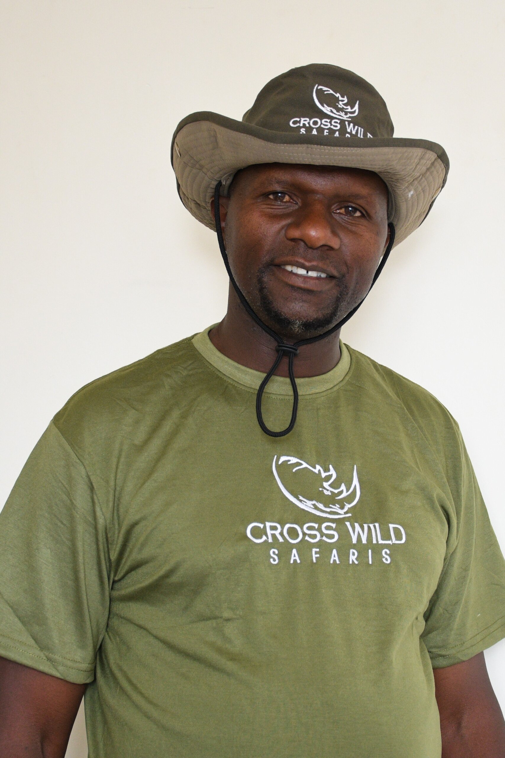 JOSEPH CROSS WILD SAFARIS IN KENYA