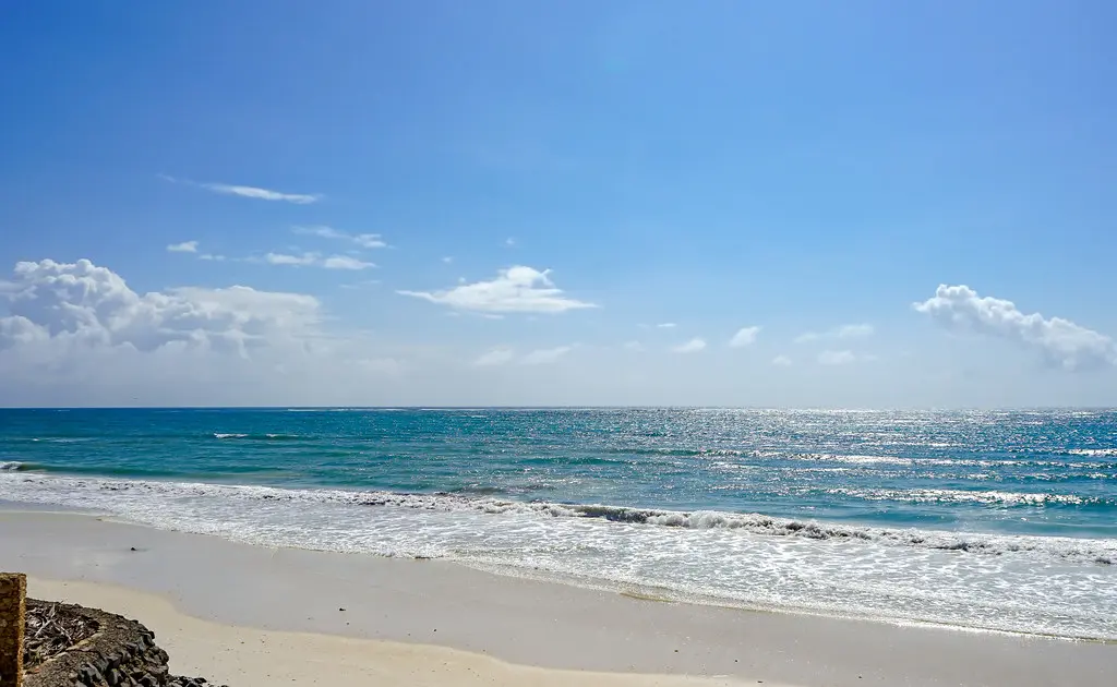 Kenya beach holidays with cross wild safaris overview