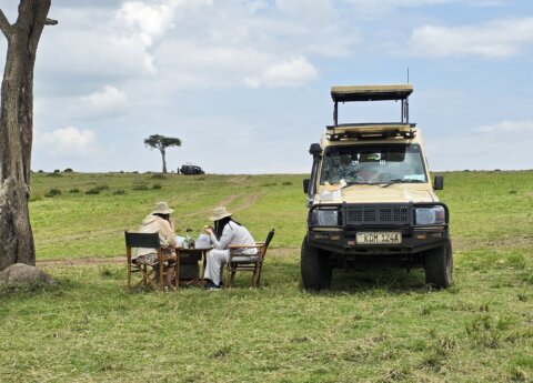 TASTE OF KENYA SAFARI WITH CROSS WILD SAFARIS AT MASAI MARA NATIONAL RESERVE IN KENYA