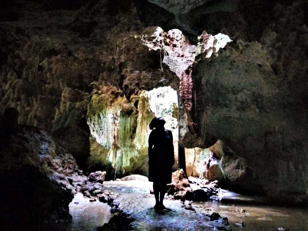 what to do in shimoni caves