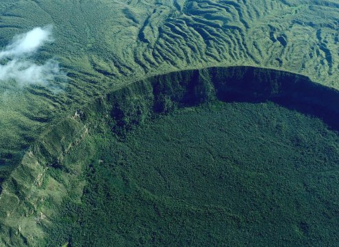 climbing mt longonot with cross wild safaris in Kenya