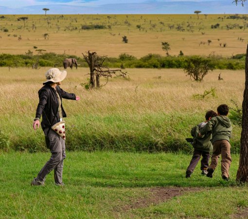 Family on a Kenya safari