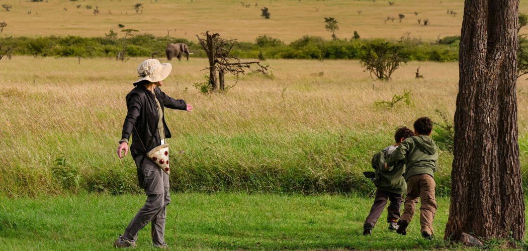 Family on a Kenya safari